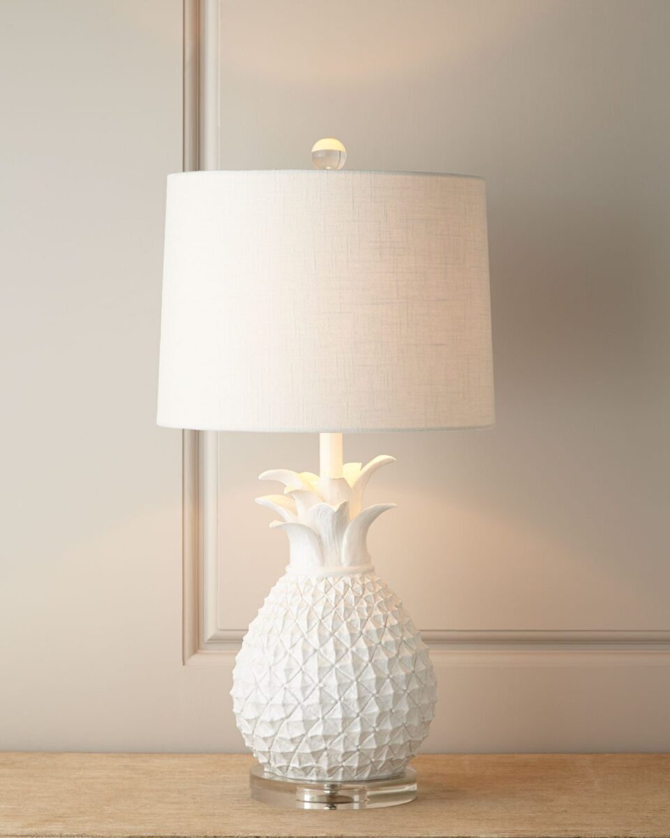 Настольная лампа в форме ананаса