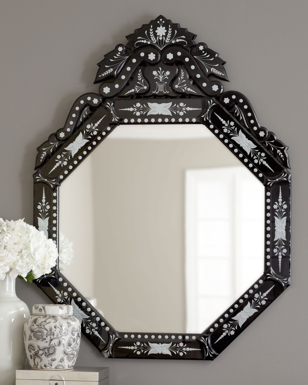 Зеркало в венецианском стиле "Кастелло нуар" (в интерьер)