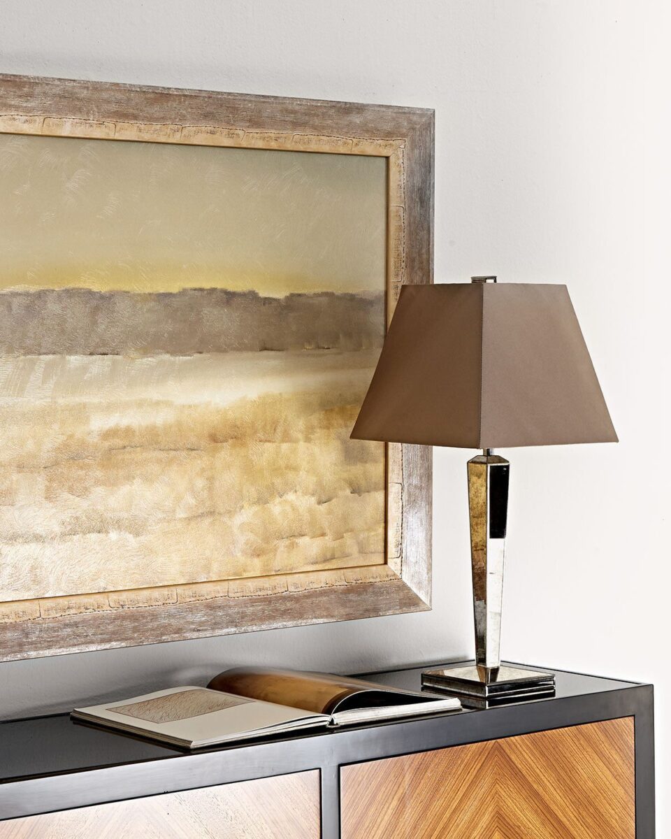 Современная зеркальная настольная лампа с винтажным дизайном "Кортни" (на консоли)