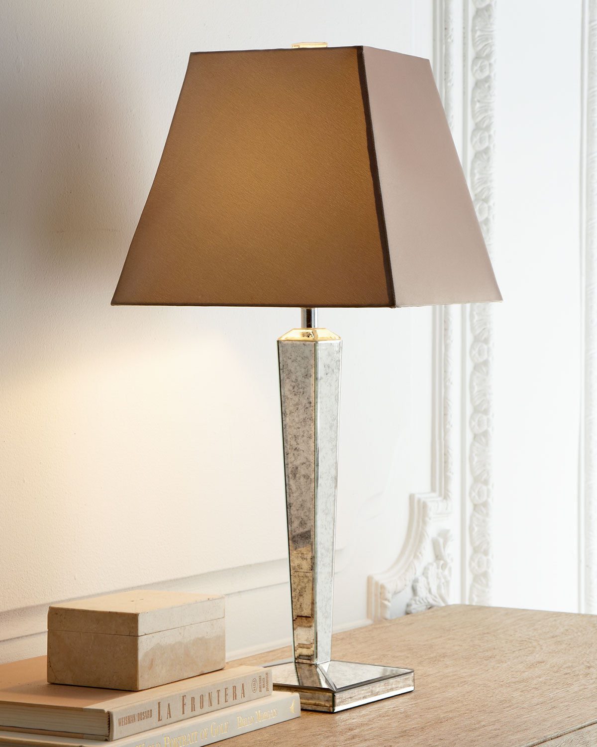 Современная зеркальная настольная лампа с винтажным дизайном "Кортни"