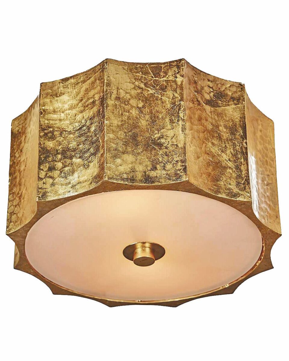 Золотой потолочный светильник "Киро" с чеканной текстурой
