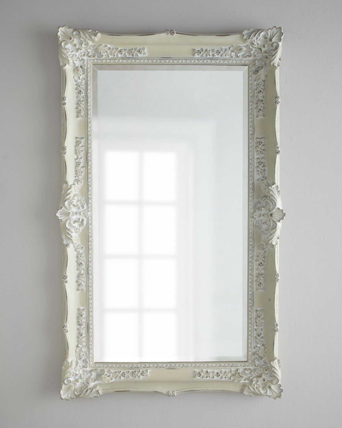 Напольное зеркало "Ла Манш" в полный рост с рамой белого цвета во французском стиле кантри