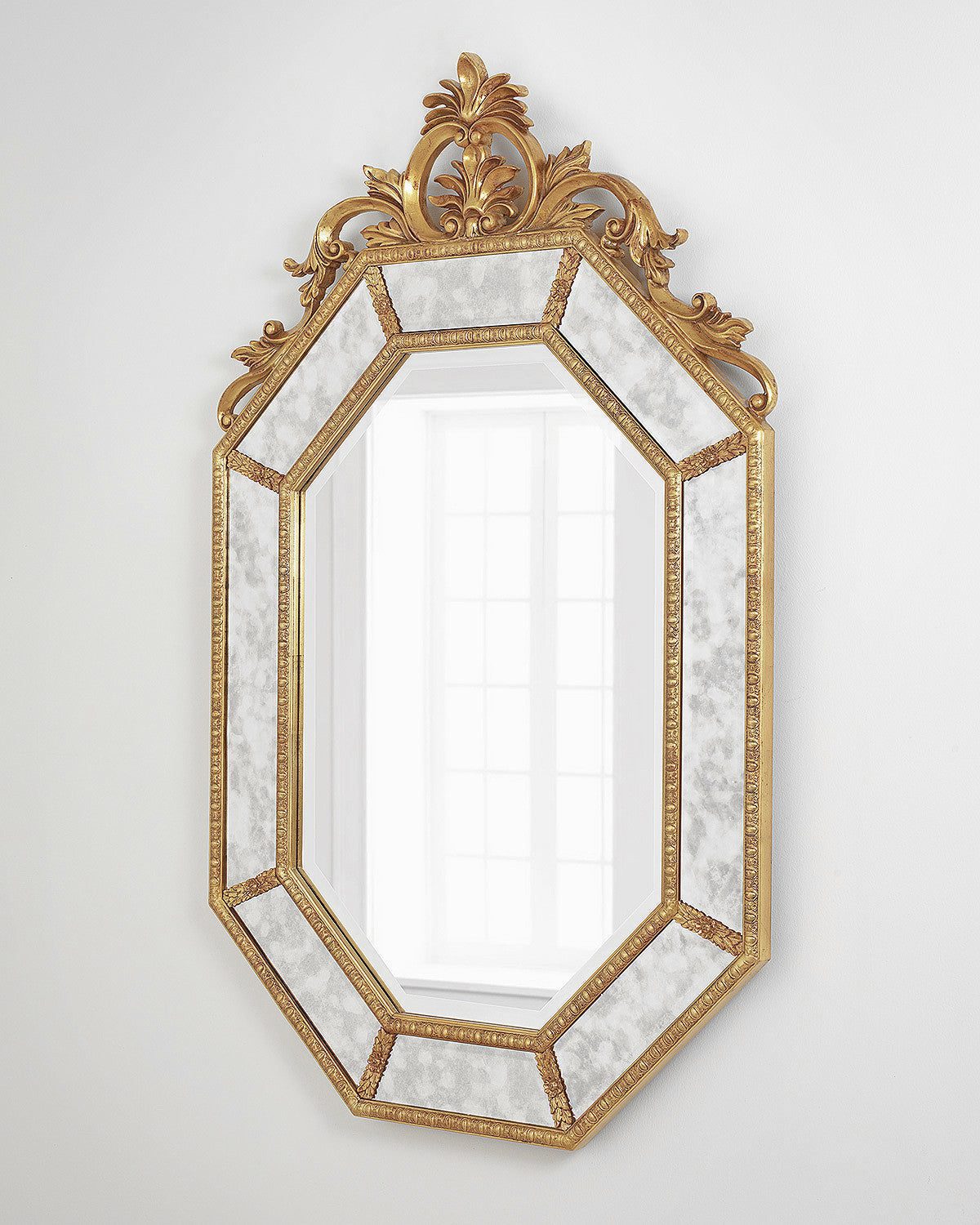 Большое золотое настенное восьмиугольное зеркало "Лидс" в стиле барокко (вид сбоку)