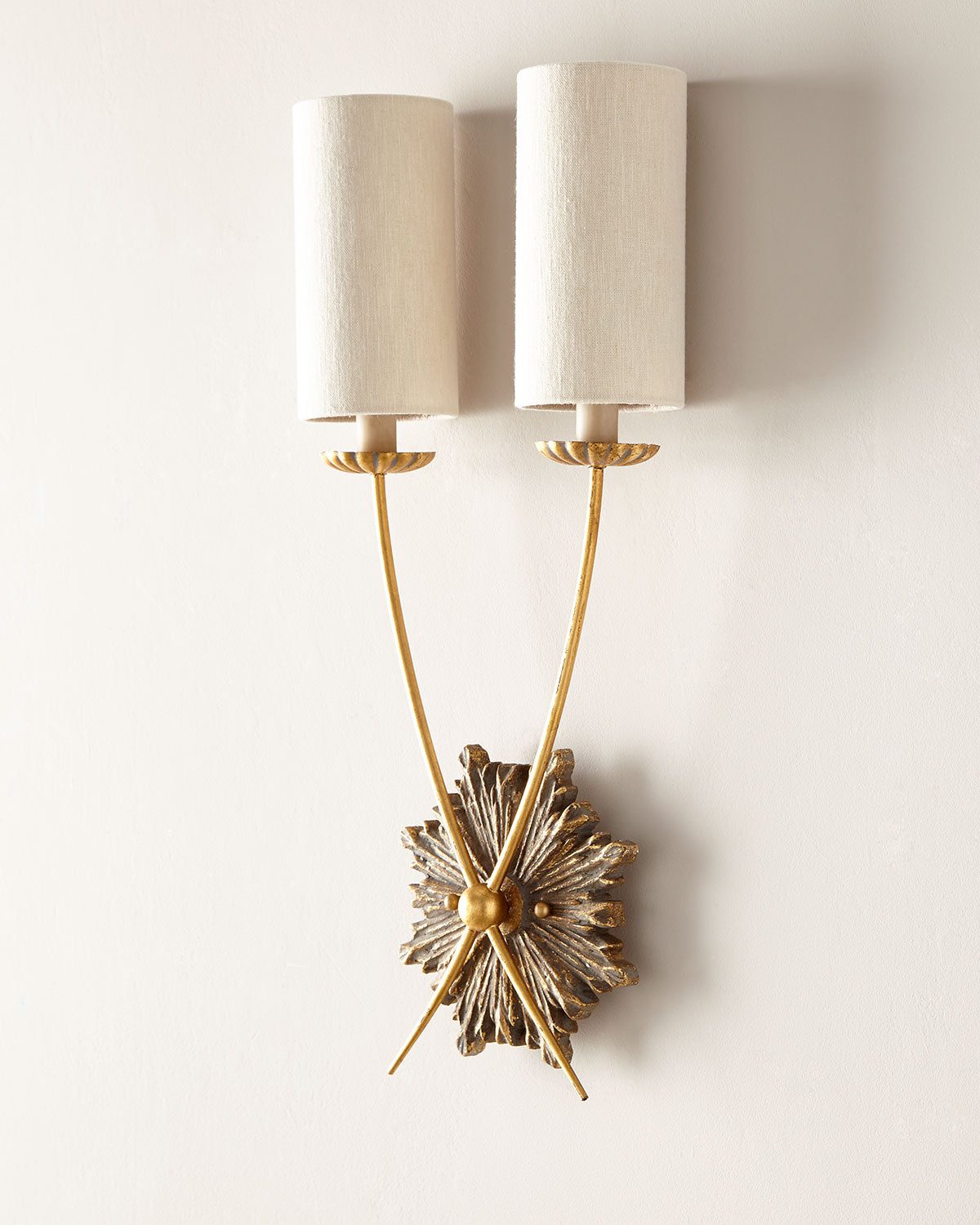 Настенный светильник в французском стиле "Кромвель" с состаренной латунной фурнитурой