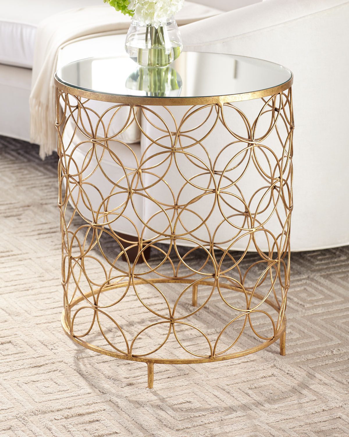 Золотой приставной столик "Такома" с зеркальной столешницей