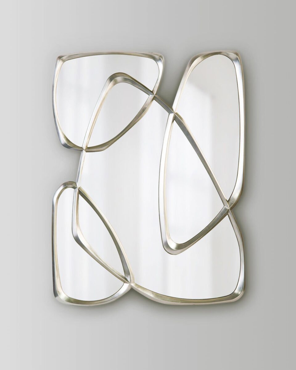Зеркало в ассиметричной серебряной современной раме 