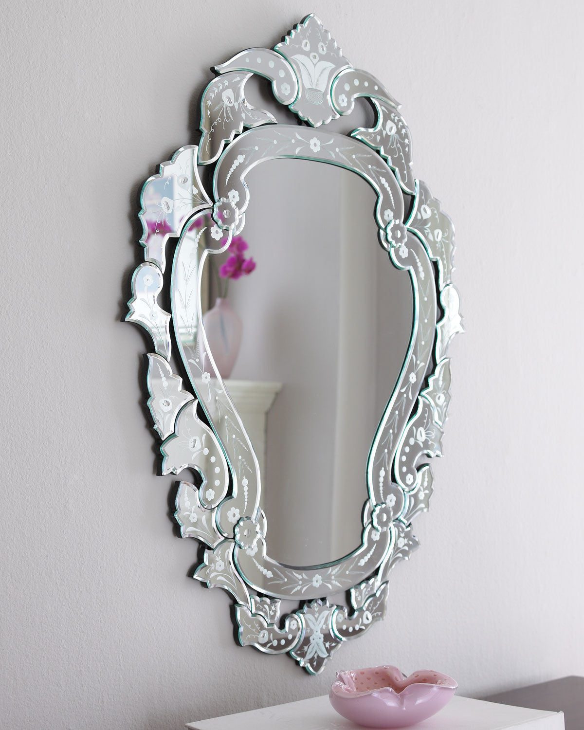 Фигурное венецианское зеркало "Оливия"