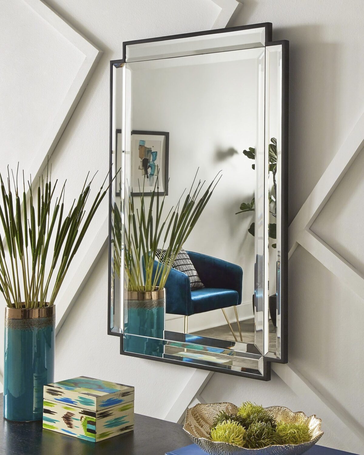 Зеркало в интерьере как элемент декора квартиры.