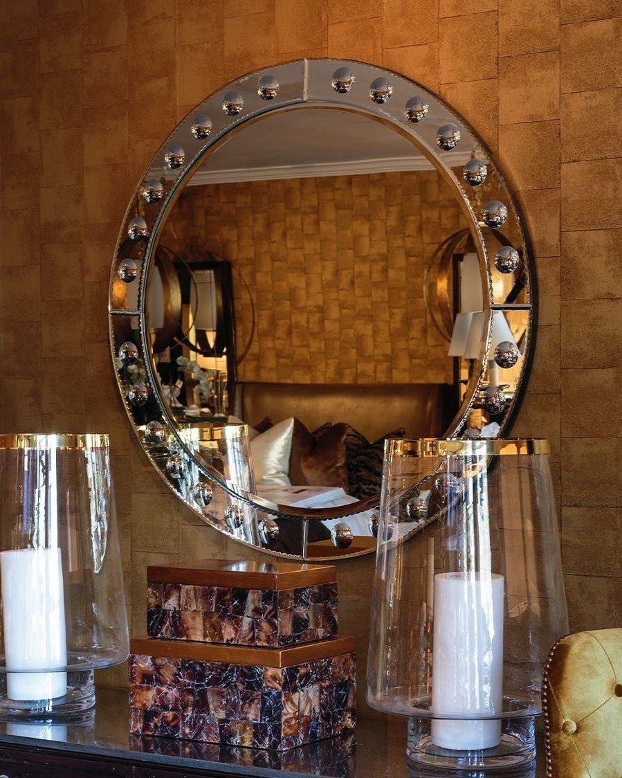 Круглое зеркало в венецианском стиле 