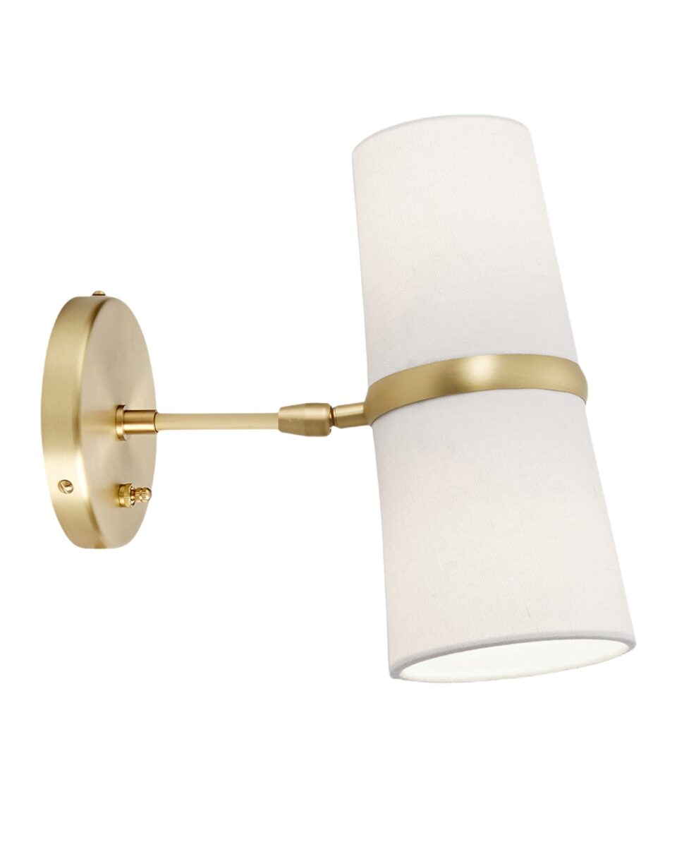 Золотое бра “Флемиш” вдохновлен стилем “Мид-сенчури”, он имеет классический конусообразный тканевый абажур, подходит для спальни, гостиной, прихожей.