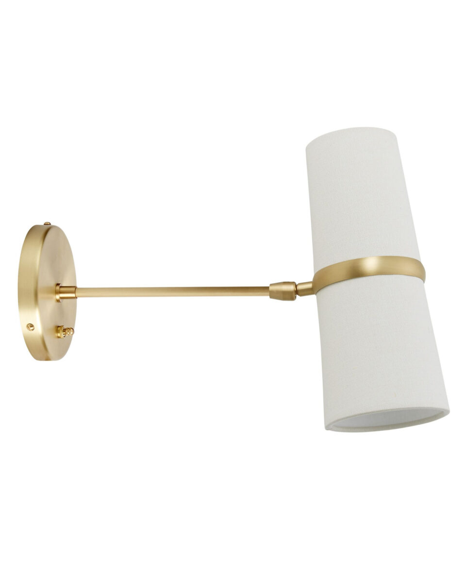 Удлиненное золотое бра "Флемиш" в стиле "Мид-сенчури", имеет конусообразный белый тканевый абажур, подходит для спальни, гостиной или прихожей.