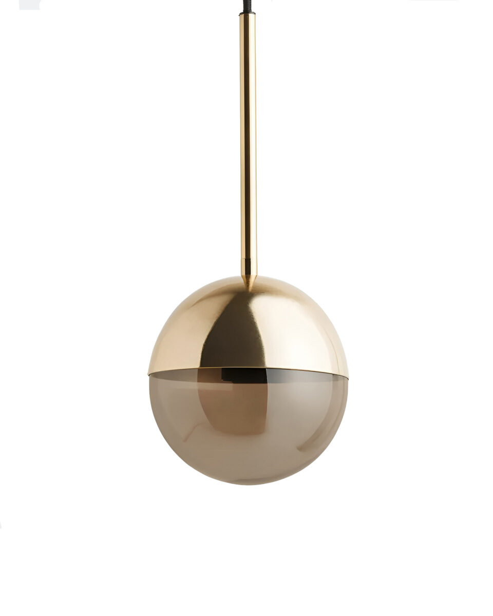 Золотой подвесной светильник “Уорд” с дымчатым плафоном